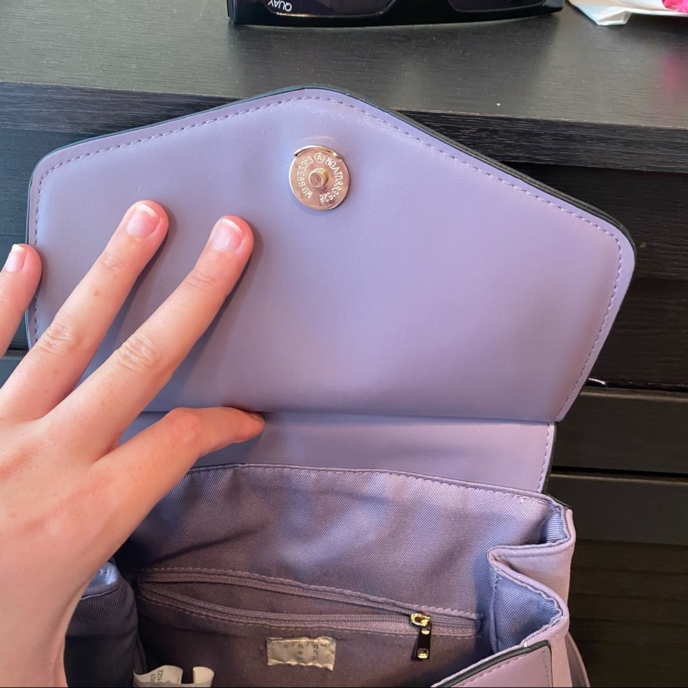 Backpack - Picture 2 of 9
